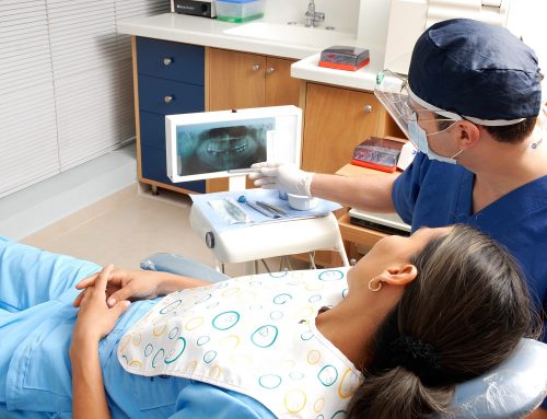 Implante o puente dental: ¿qué tratamiento ofrece más ventajas?